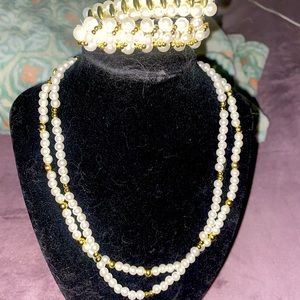 White Pearl Necklaces With Matching Hair Clips